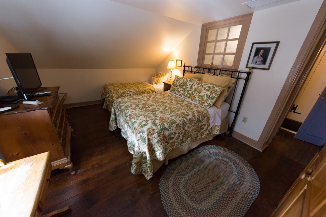 Chambre Double ou Lits Jumeaux avec Salle de Bains Privative