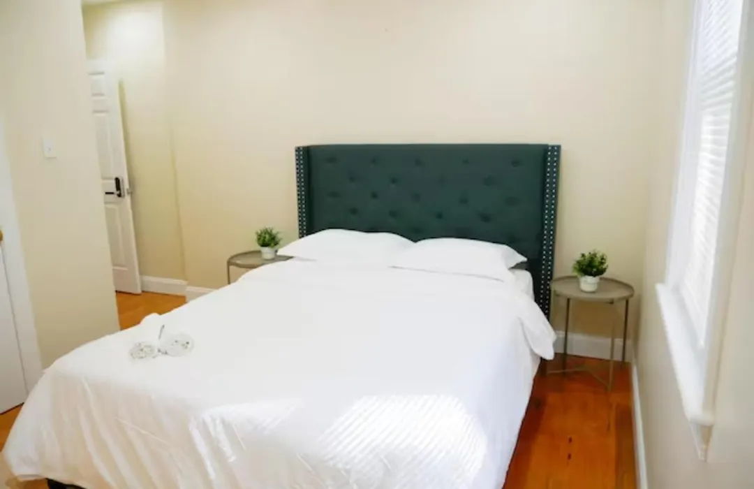 Newly Renovated Guest Rooms Near Transportation-1