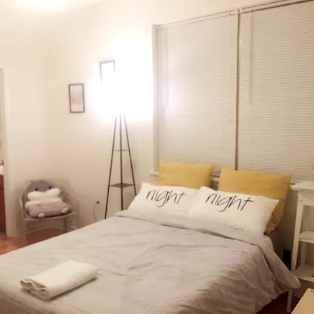 Cozy Bedrooms At University City In Philadelphia-3